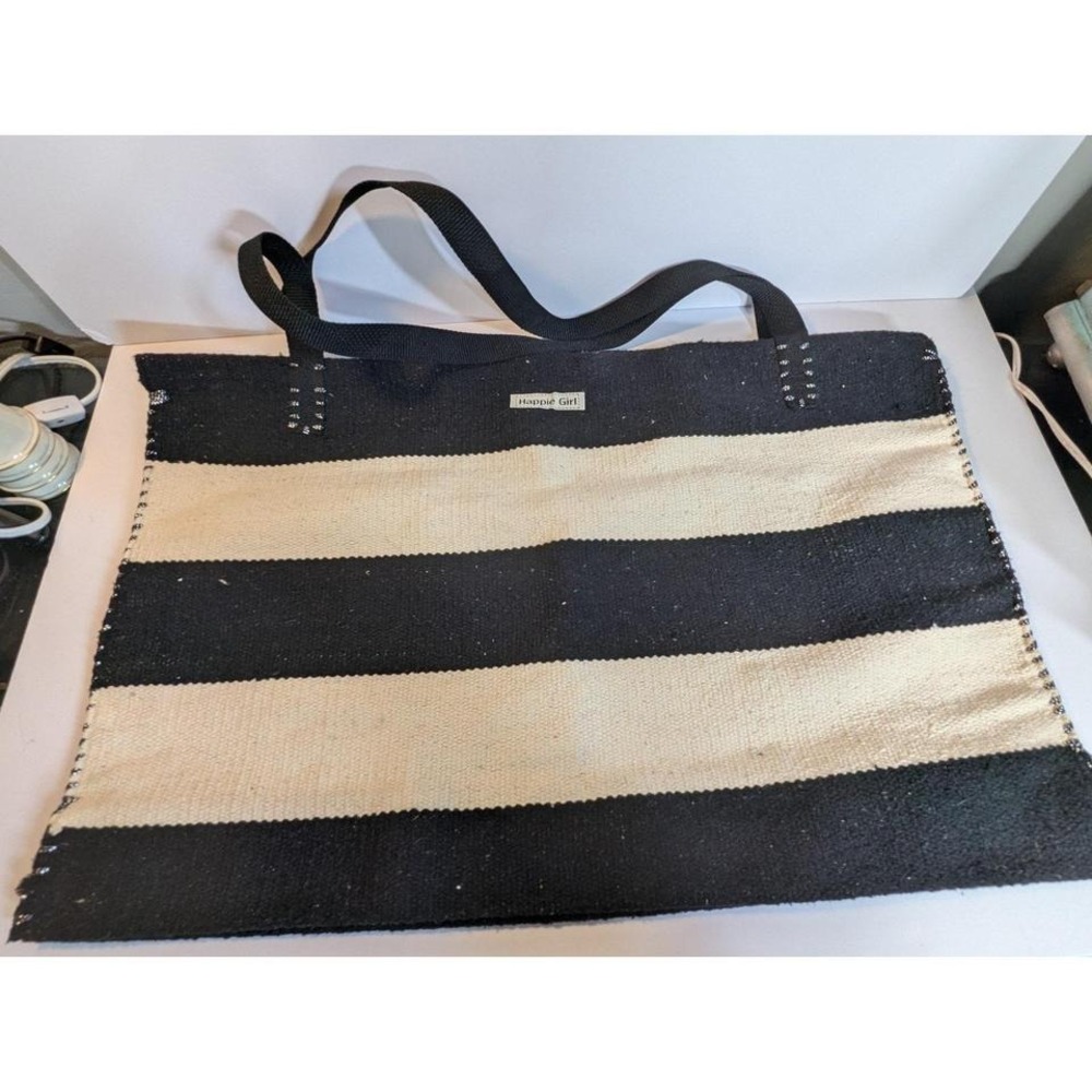 Happie Girl Large Tote
Black & cream
24x15‎